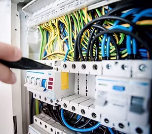 Electrical Distribution Panel – Synchronising & Load Sharing for Generators